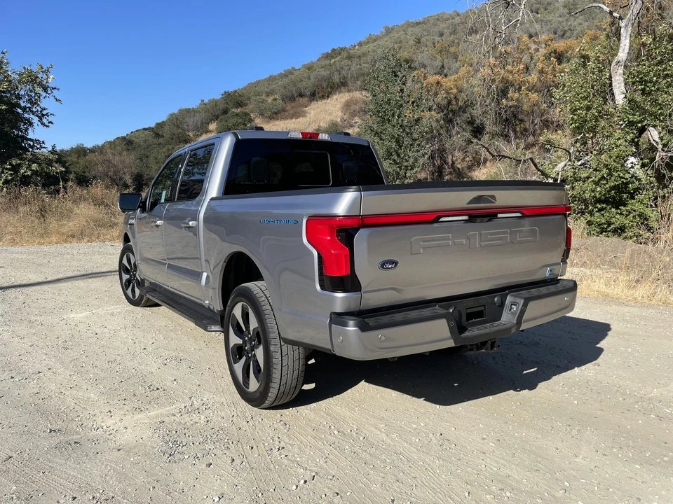 2022 Ford F-150 Lightning 14th Gen - Image 7 of 31