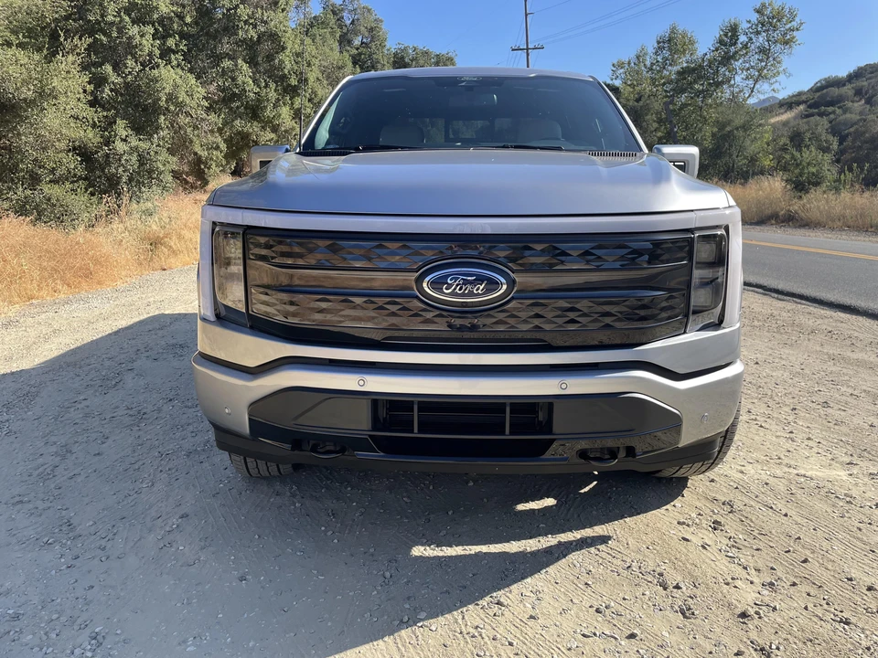 2022 Ford F-150 Lightning 14th Gen - Image 6 of 31