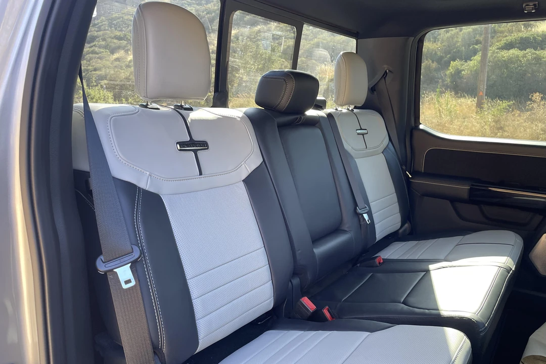 2022 Ford F-150 Lightning 14th Gen - Image 28 of 31