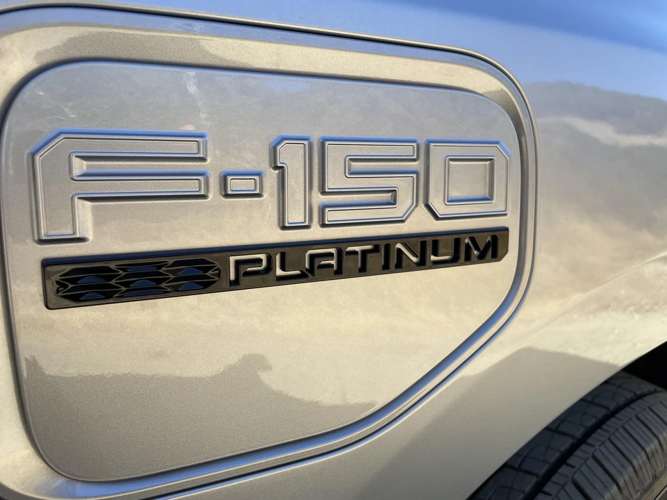 2022 Ford F-150 Lightning 14th Gen - Image 21 of 31