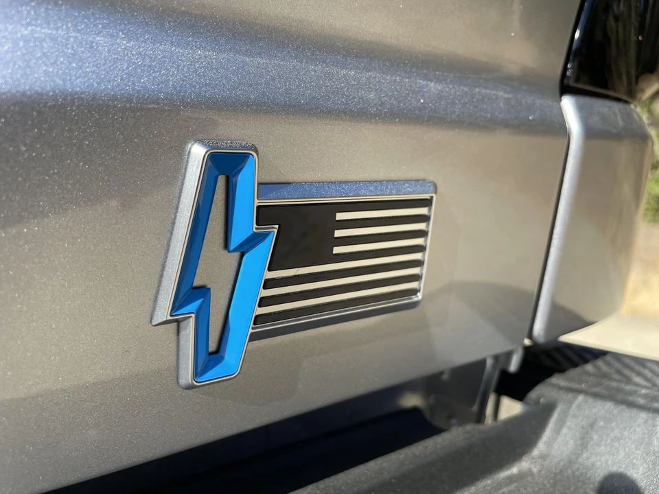 2022 Ford F-150 Lightning 14th Gen - Image 19 of 31