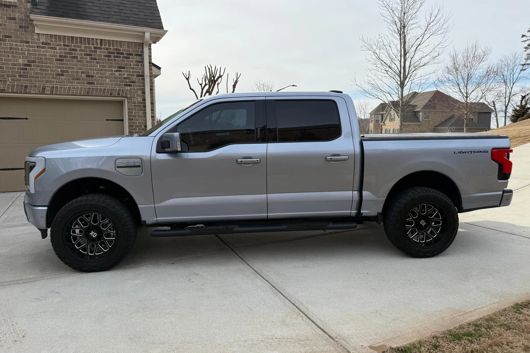 2022 Ford F-150 Lightning 14th Gen - Image 3 of 31