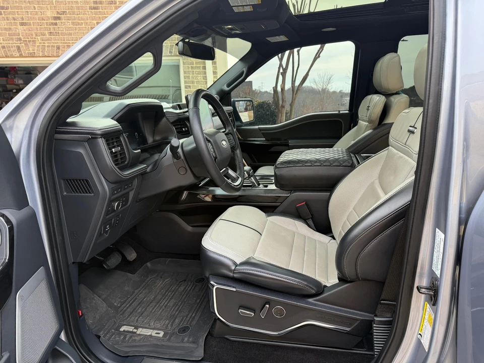2022 Ford F-150 Lightning 14th Gen - Image 28 of 31