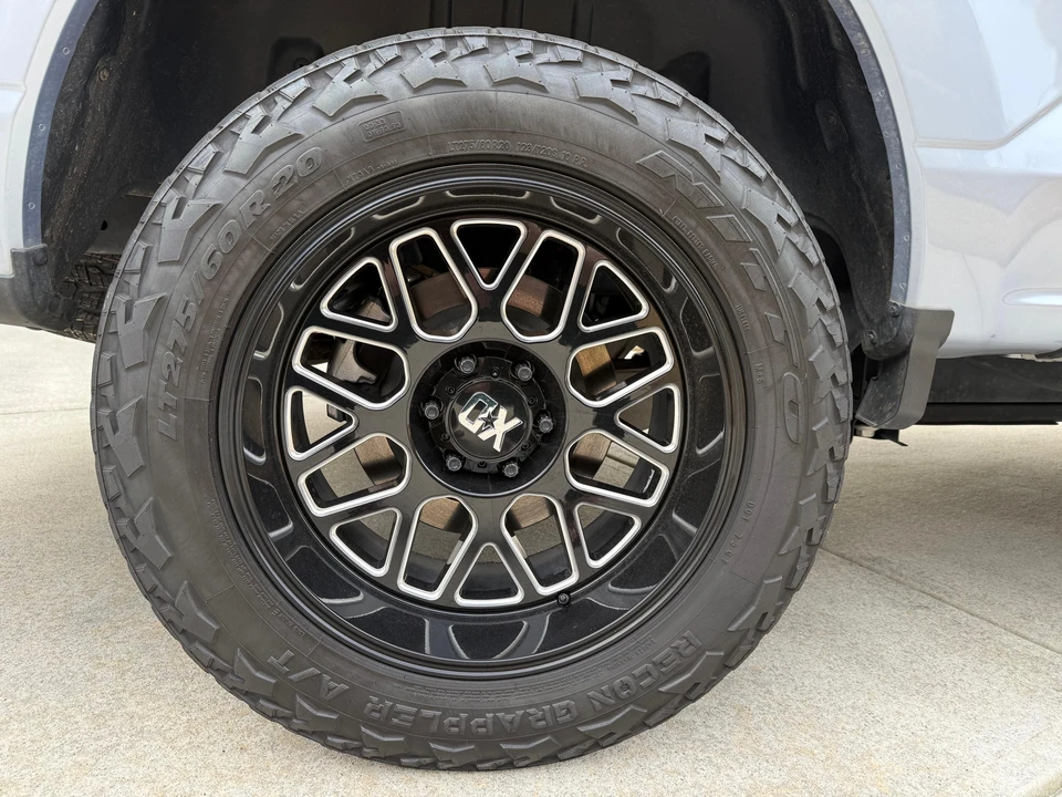 2022 Ford F-150 Lightning 14th Gen - Image 21 of 31