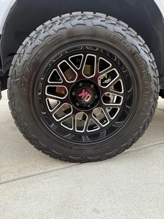 2022 Ford F-150 Lightning 14th Gen - Image 19 of 31