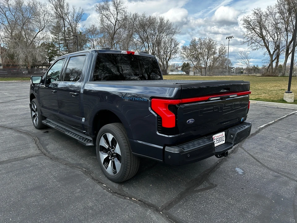 2022 Ford F-150 Lightning 14th Gen - Image 12 of 31
