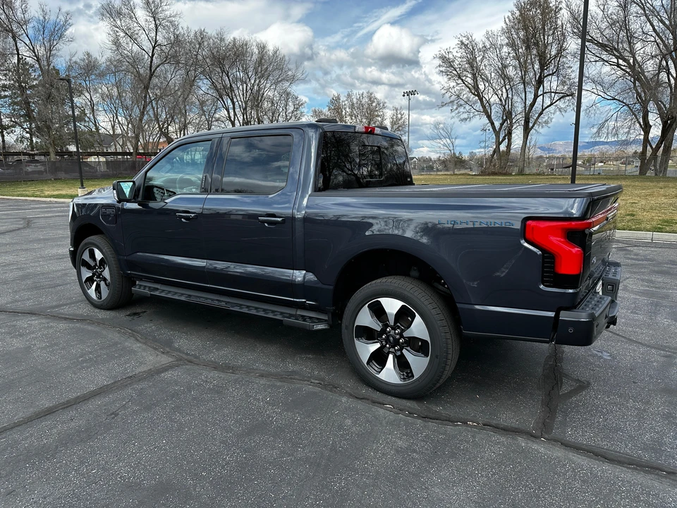 2022 Ford F-150 Lightning 14th Gen - Image 11 of 31