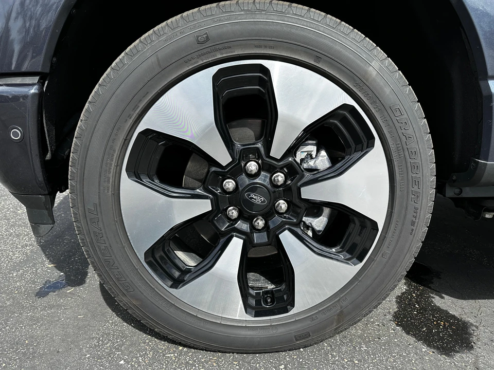 2022 Ford F-150 Lightning 14th Gen - Image 31 of 31