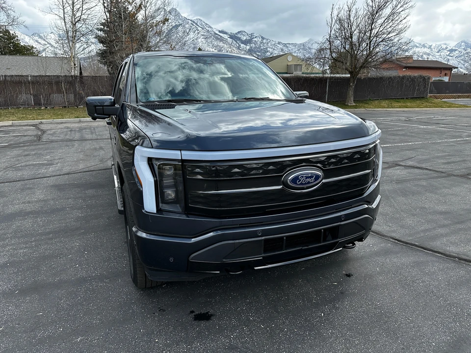 2022 Ford F-150 Lightning 14th Gen - Image 20 of 31