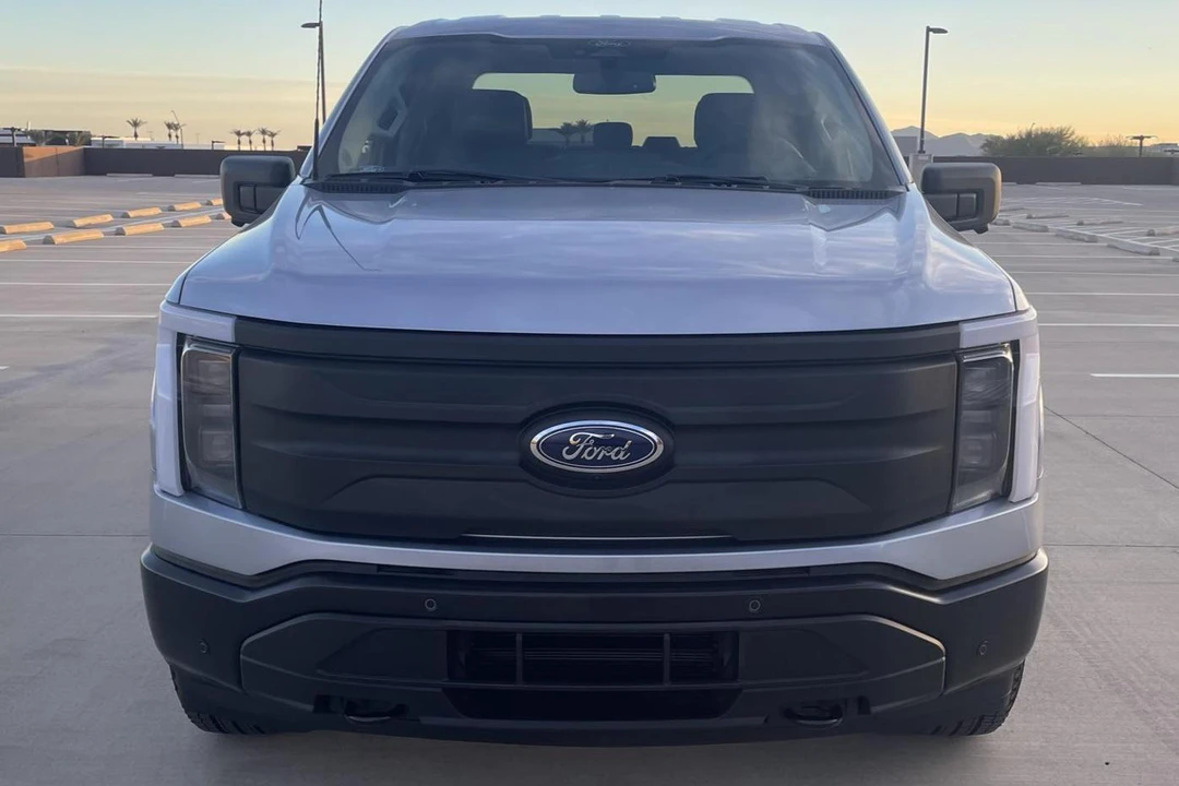 2022 Ford F-150 Lightning 14th Gen - Image 2 of 9