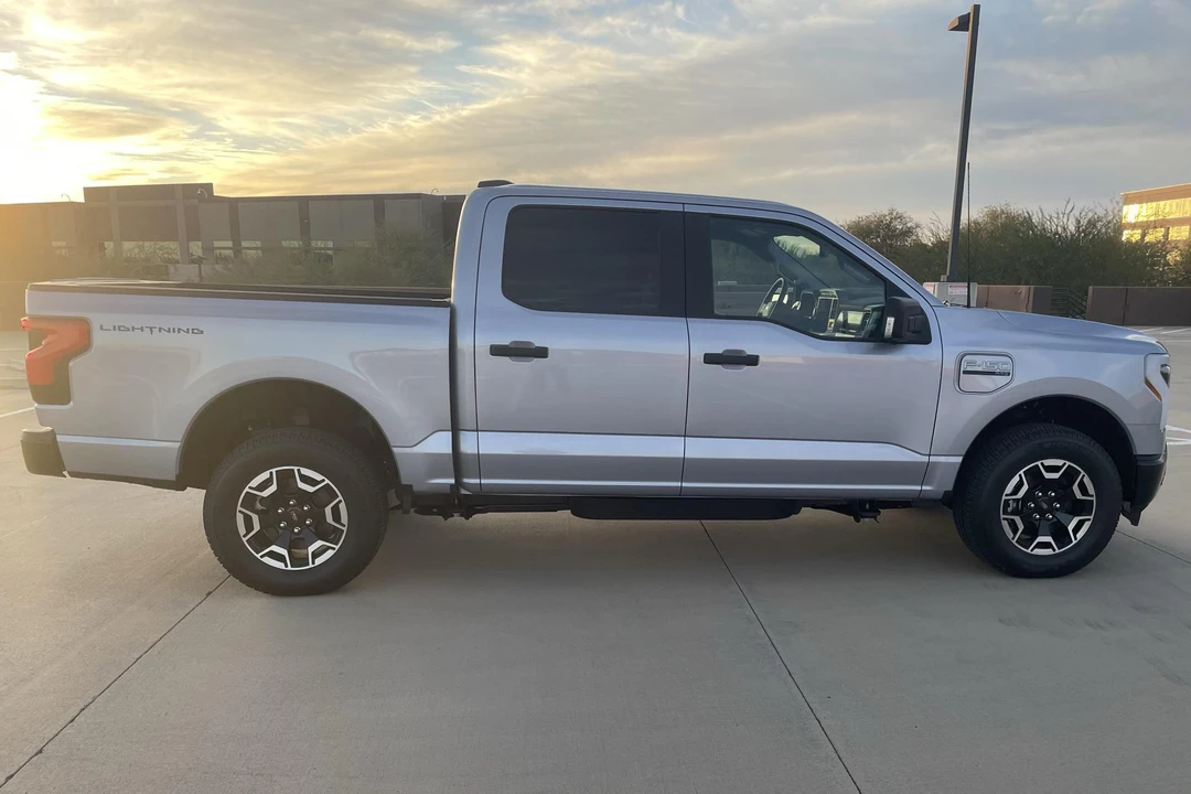 2022 Ford F-150 Lightning 14th Gen - Image 3 of 9