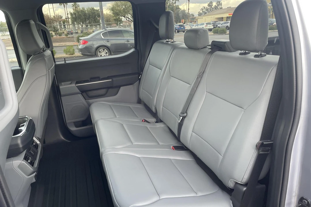 2022 Ford F-150 Lightning 14th Gen - Image 8 of 9