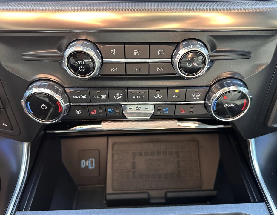 2022 Ford F-150 Raptor 14th Gen - Image 28 of 31