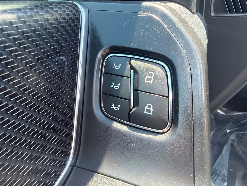 2022 Ford F-150 Raptor 14th Gen - Image 11 of 31