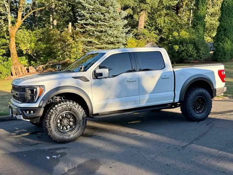 2022 Ford F-150 SVT Raptor Pickup 4D 5 1/2 ft