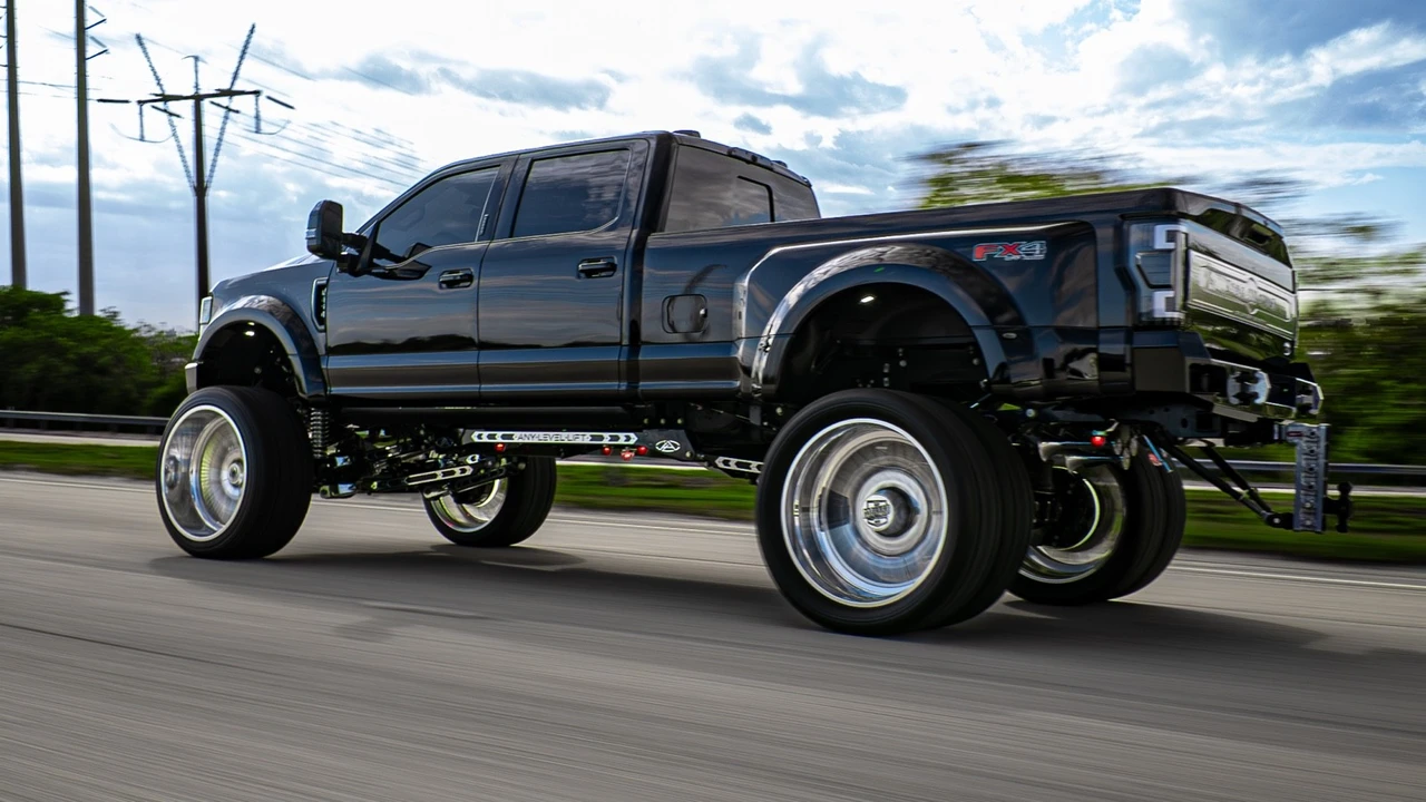2022 Ford Super Duty 4th Gen - Image 2 of 17