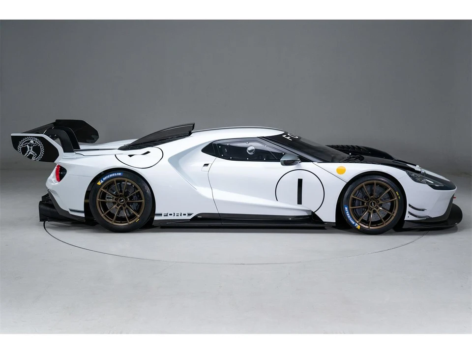 2022 Ford GT 2nd Gen - Image 2 of 31