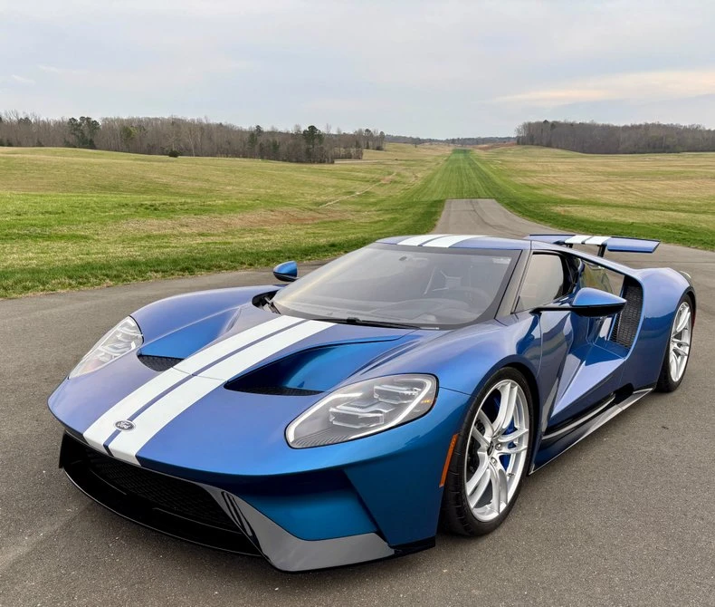 2022 Ford GT 2nd Gen - Image 2 of 31