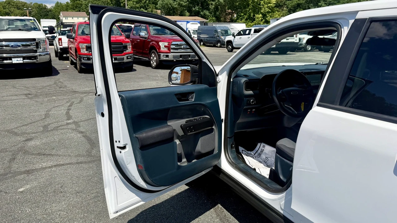 2022 Ford Maverick - Image 16 of 30