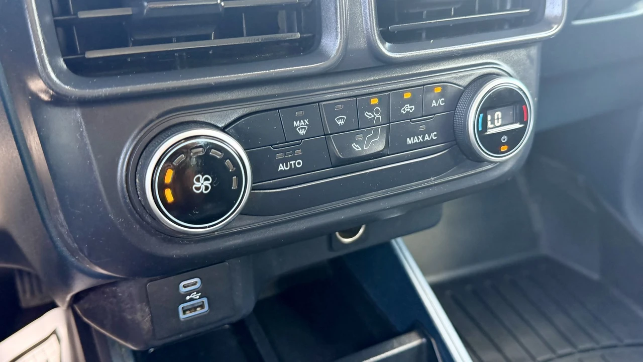 2022 Ford Maverick - Image 24 of 30