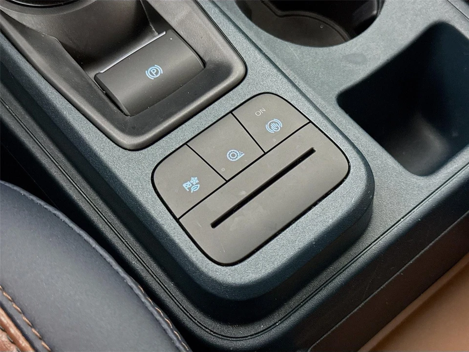 2022 Ford Maverick - Image 11 of 31
