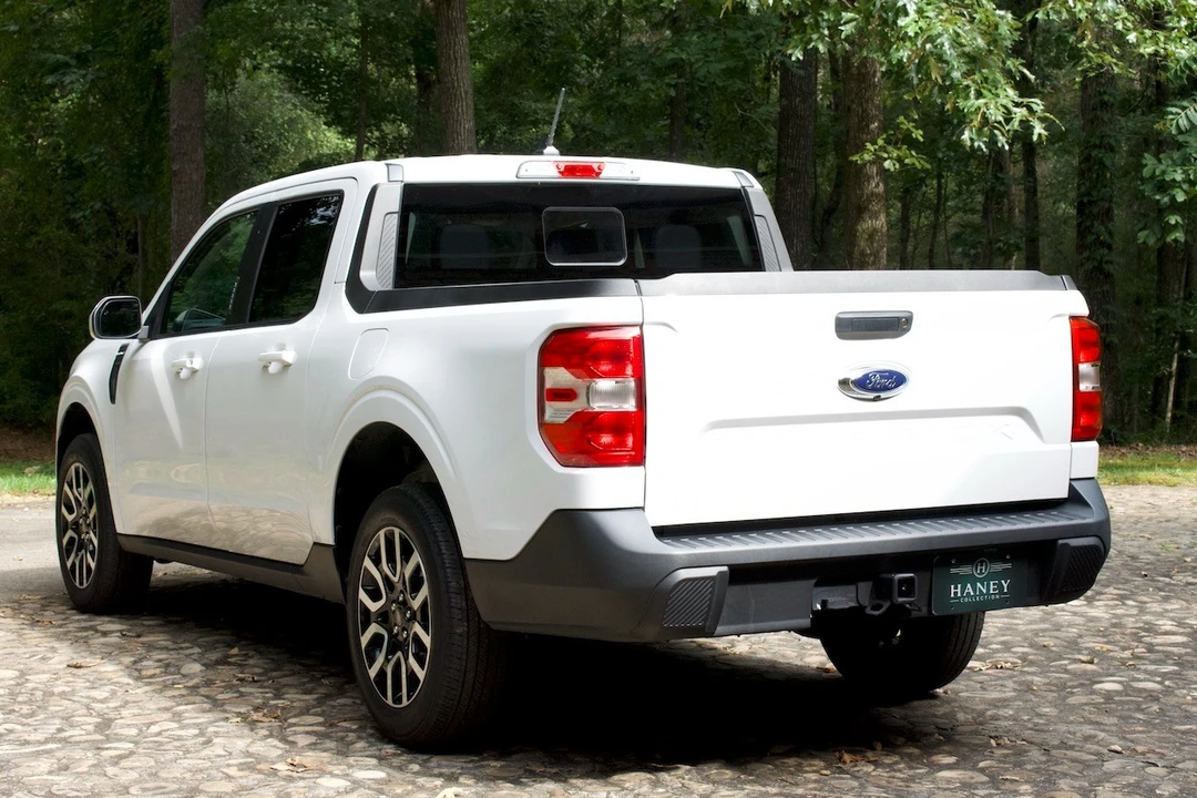 2022 Ford Maverick - Image 17 of 24