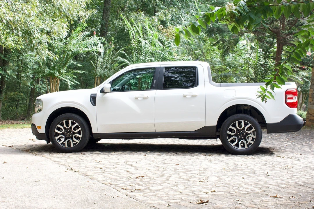 2022 Ford Maverick - Image 16 of 24