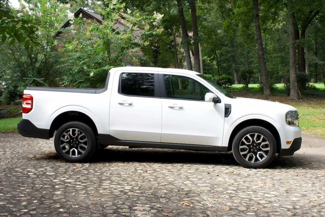 2022 Ford Maverick - Image 9 of 24