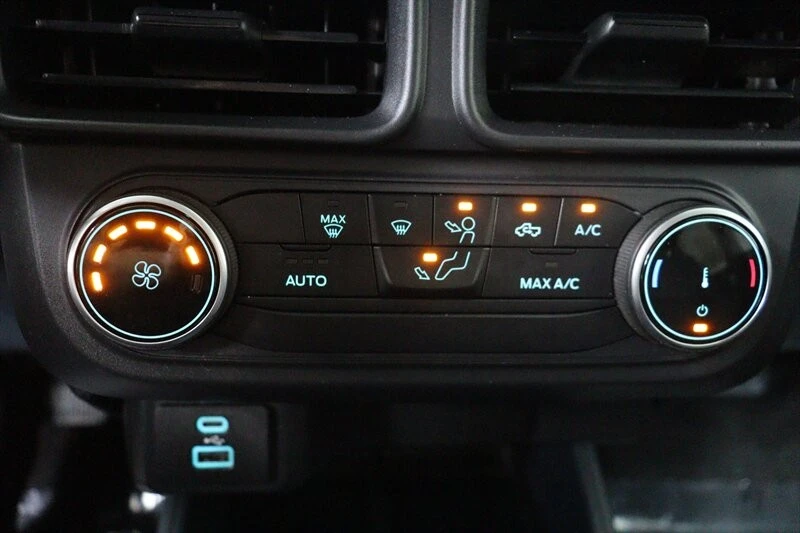 2022 Ford Maverick - Image 15 of 31