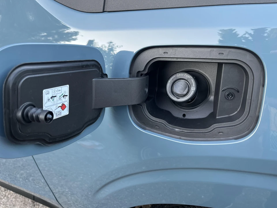 2022 Ford Maverick - Image 24 of 31