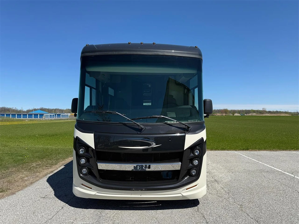 2022 Ford - Image 2 of 30