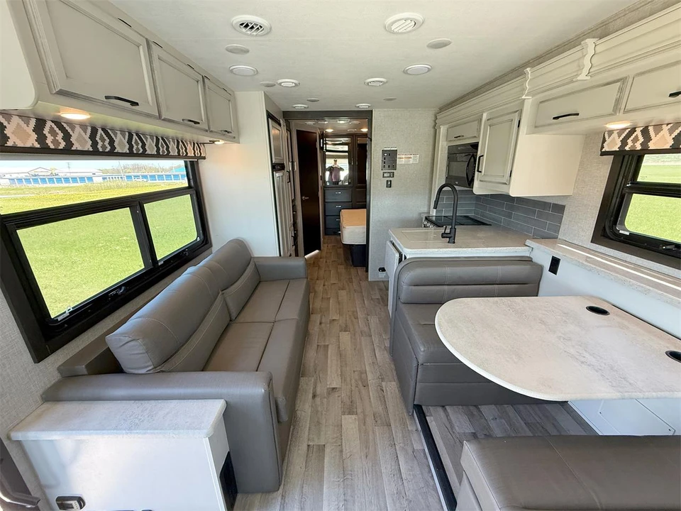 2022 Ford - Image 23 of 30