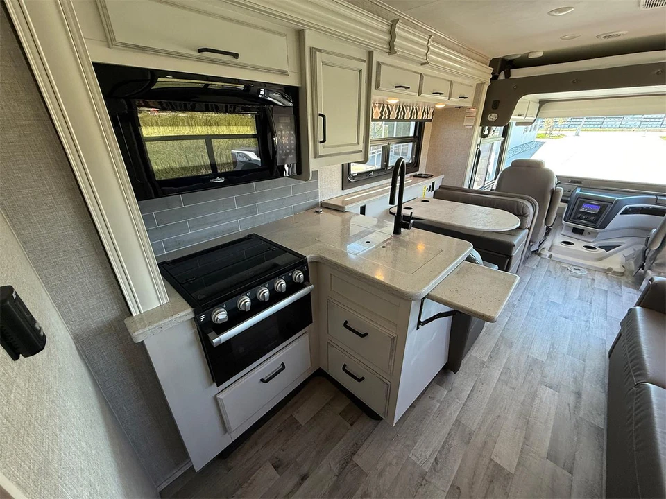 2022 Ford - Image 25 of 30