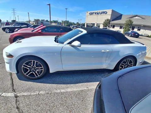 2022 Ford Mustang EcoBoost Coupe 2D