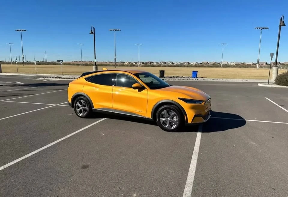 2022 Ford Mustang Mach-E - Image 5 of 9