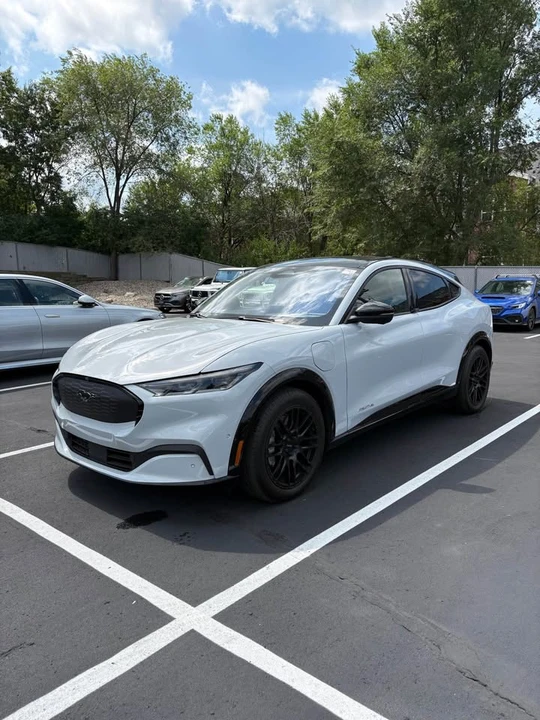 2022 Ford Mustang Mach-E - Image 2 of 11