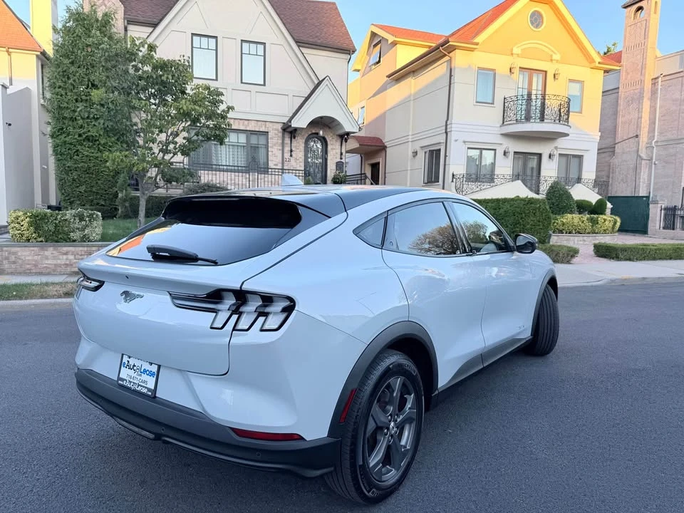 2022 Ford Mustang Mach-E - Image 6 of 19