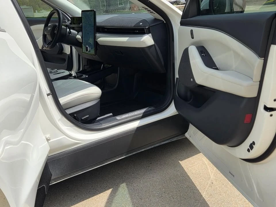 2022 Ford Mustang Mach-E - Image 19 of 20