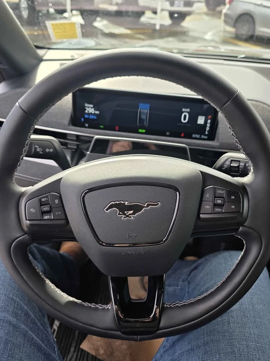 2022 Ford Mustang Mach-E - Image 9 of 15