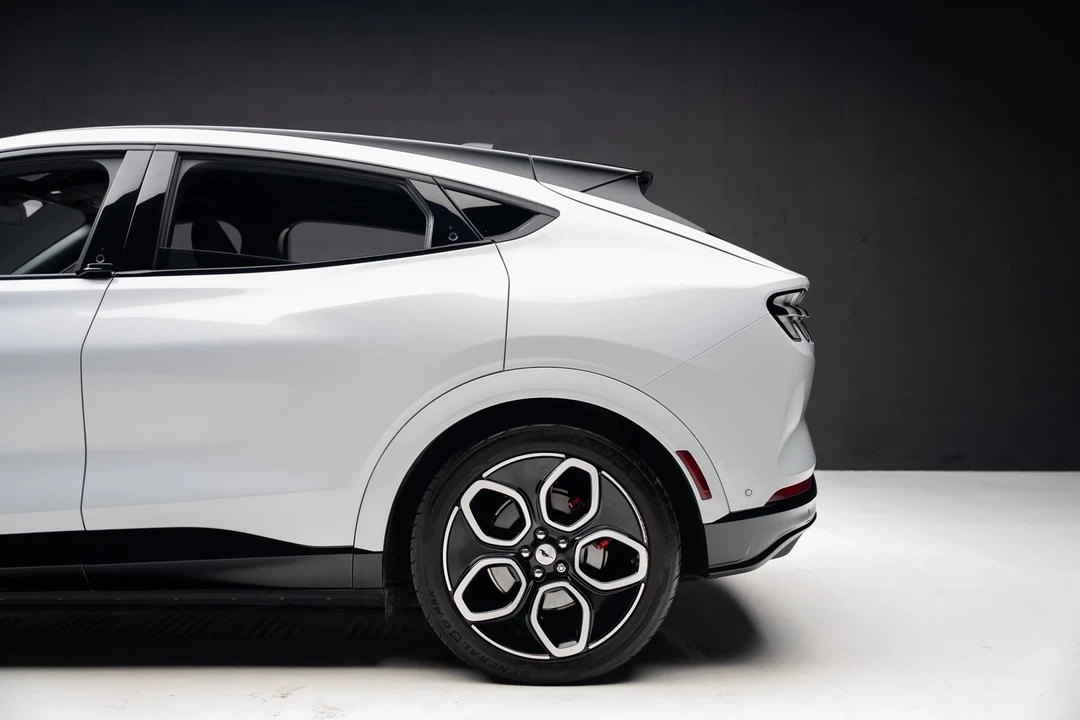 2022 Ford Mustang Mach-E - Image 19 of 21