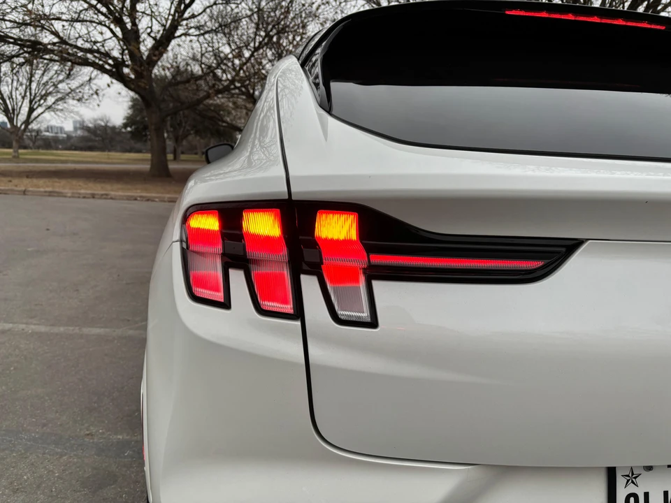 2022 Ford Mustang Mach-E - Image 22 of 31