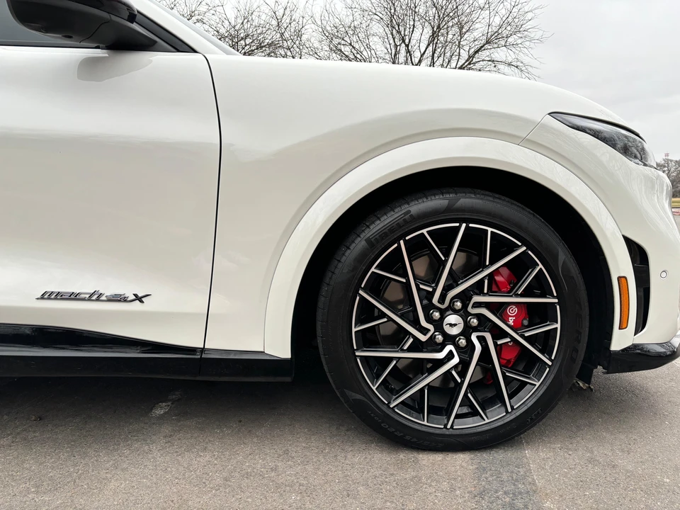 2022 Ford Mustang Mach-E - Image 25 of 31