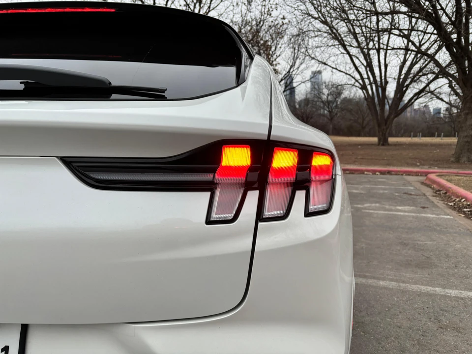 2022 Ford Mustang Mach-E - Image 23 of 31