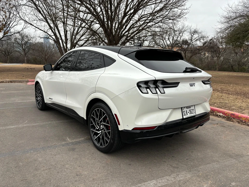 2022 Ford Mustang Mach-E - Image 10 of 31