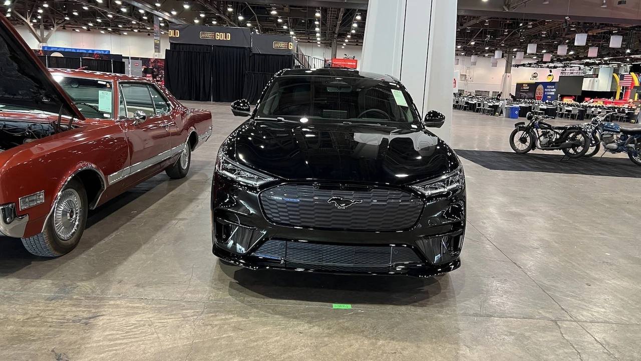 2022 Ford Mustang Mach-E - Image 2 of 11