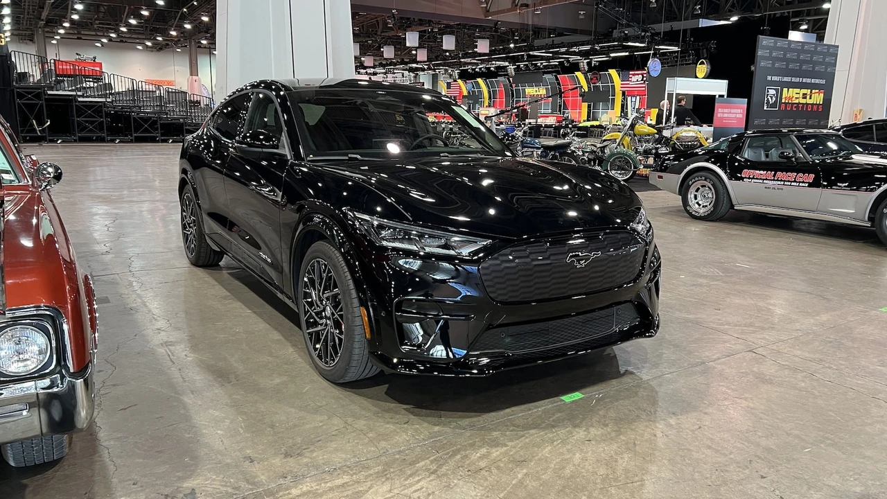 2022 Ford Mustang Mach-E - Image 8 of 11