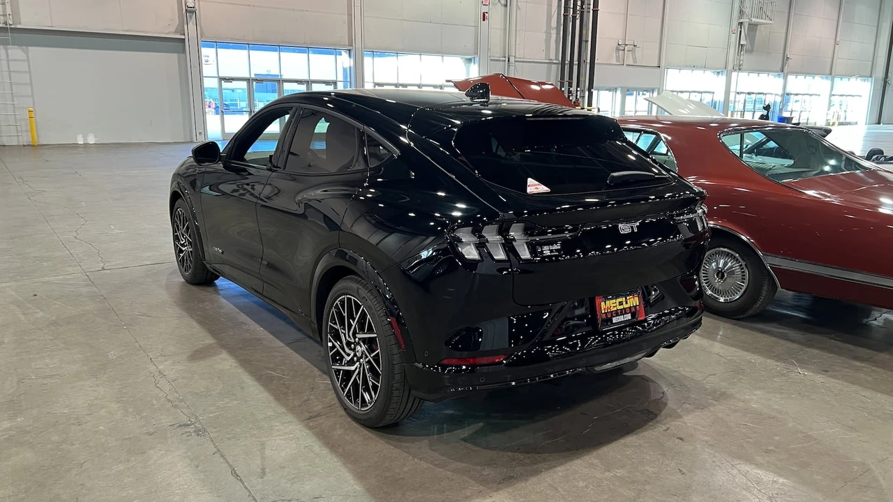 2022 Ford Mustang Mach-E - Image 3 of 11