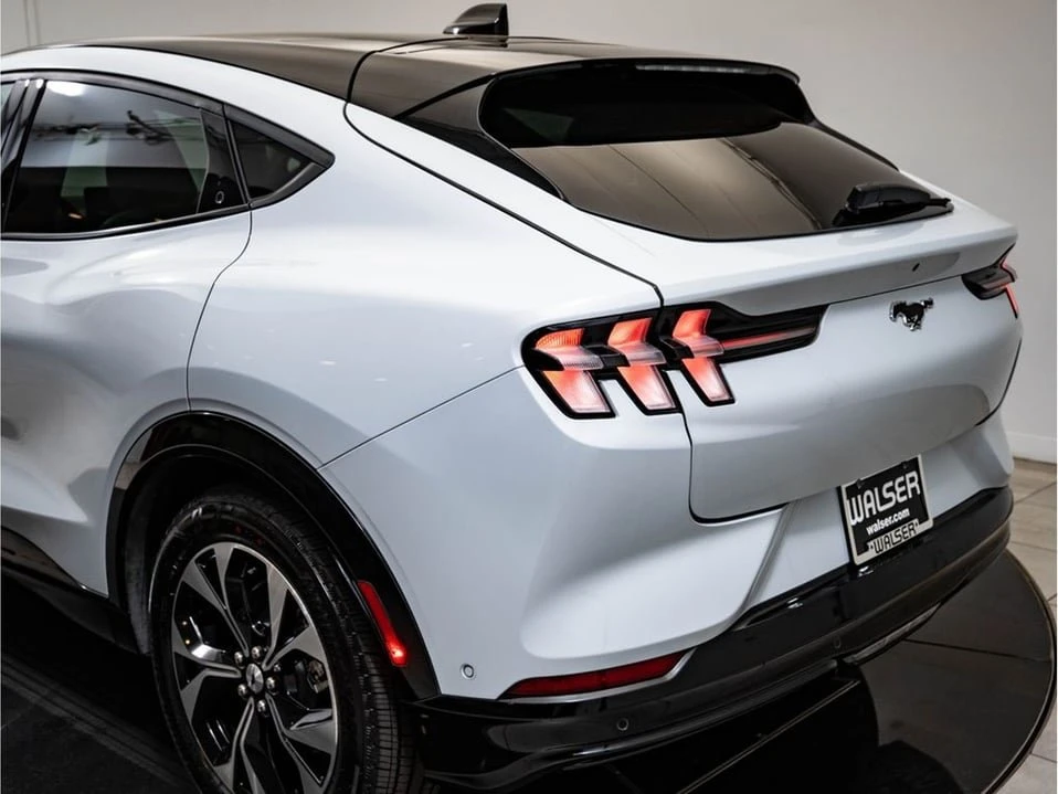 2022 Ford Mustang Mach-E - Image 18 of 20