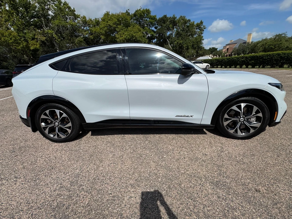 2022 Ford Mustang Mach-E - Image 9 of 31