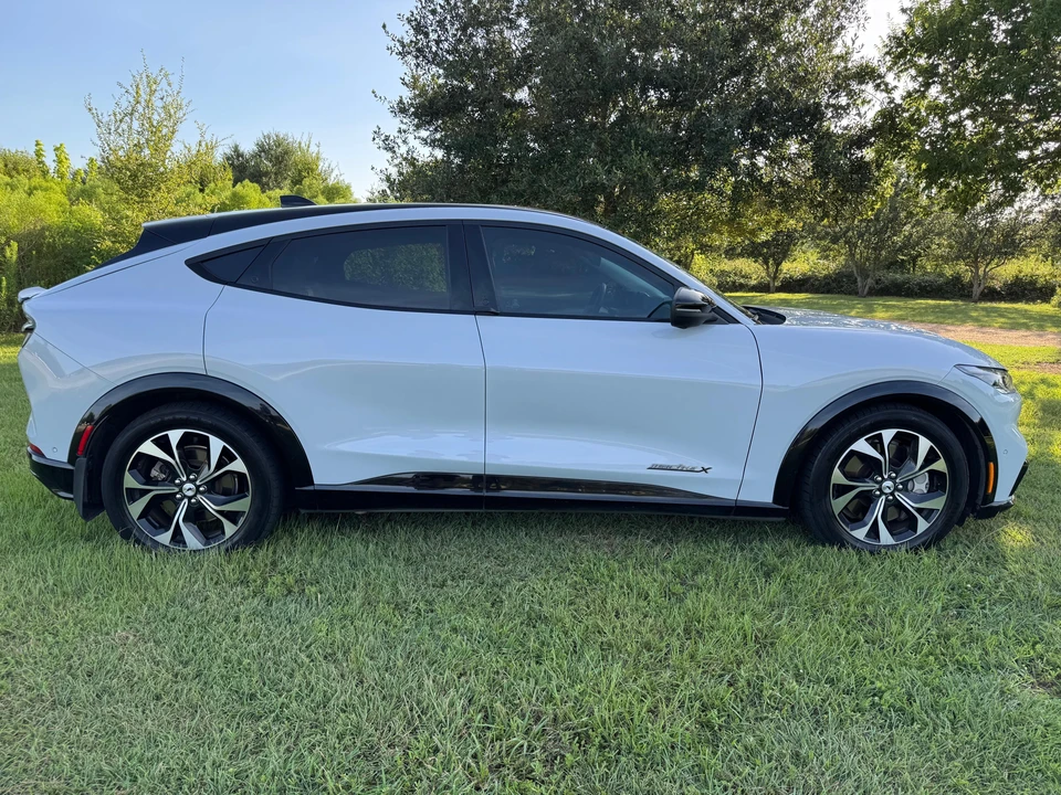 2022 Ford Mustang Mach-E - Image 17 of 31